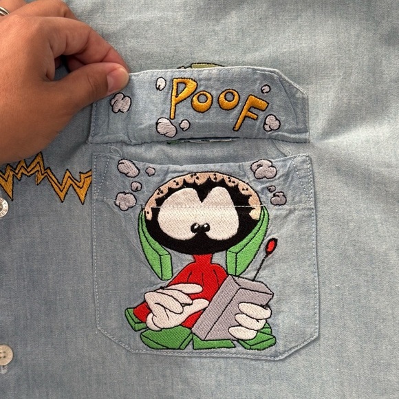 Warner Bros. Vintage 90s Embroidered Daffy Duck Zap Blue Denim Shirt sz M - Picture 6 of 9